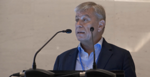 Dr. Jose Luis López-Estebaranz analisa opções terapêuticas para cicatrizes e queloides